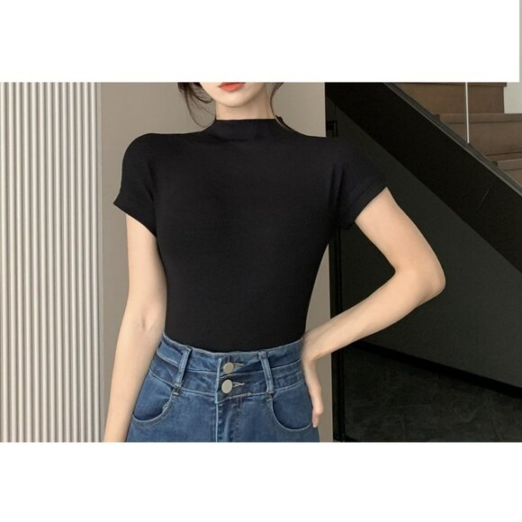 Aria Mock Neck Tee - Picture 4 of 6